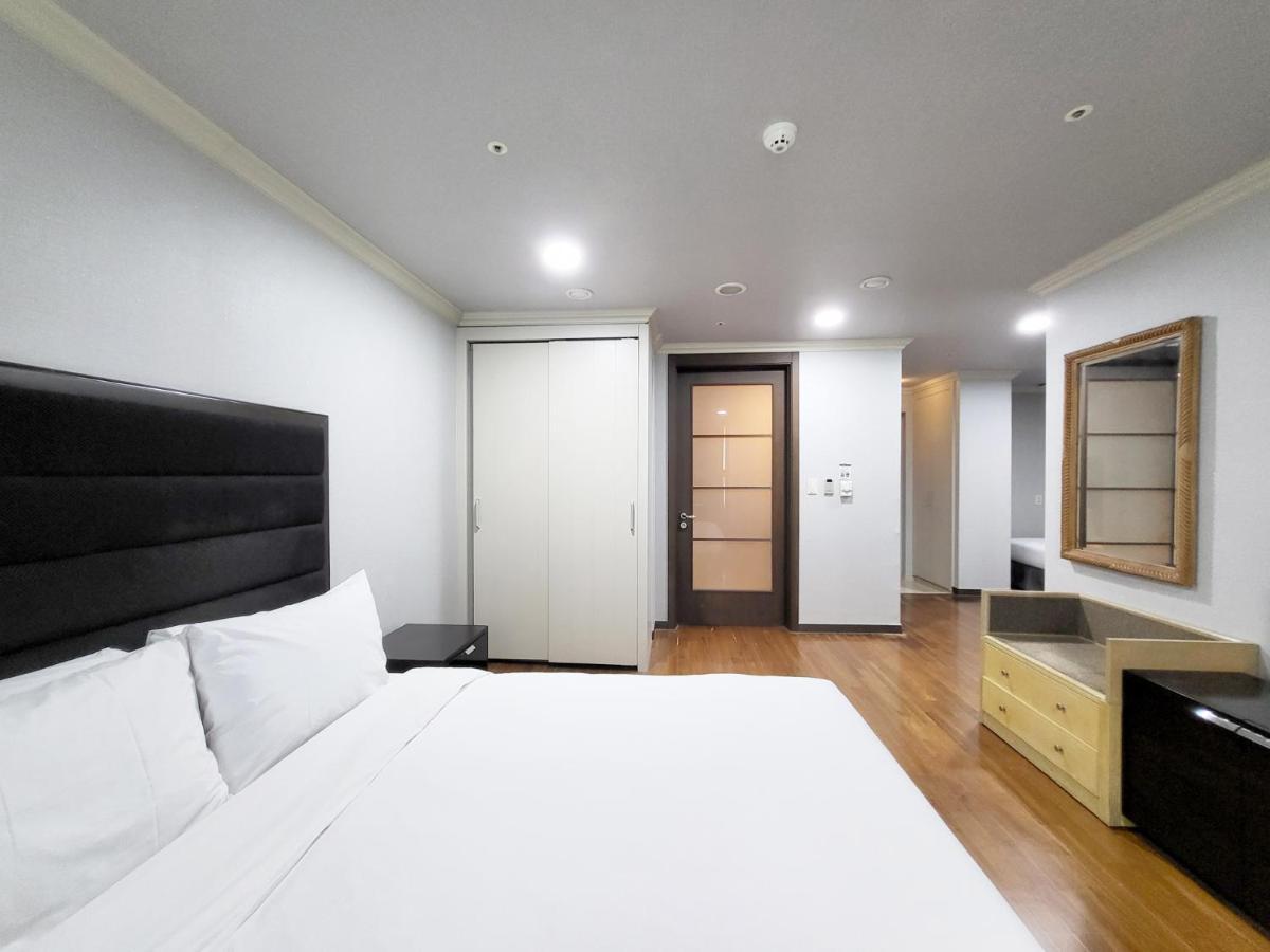 รามาดา โฮเทล แอนด์ สวีท นัมแดมุน Hotel โซล ภายนอก รูปภาพ