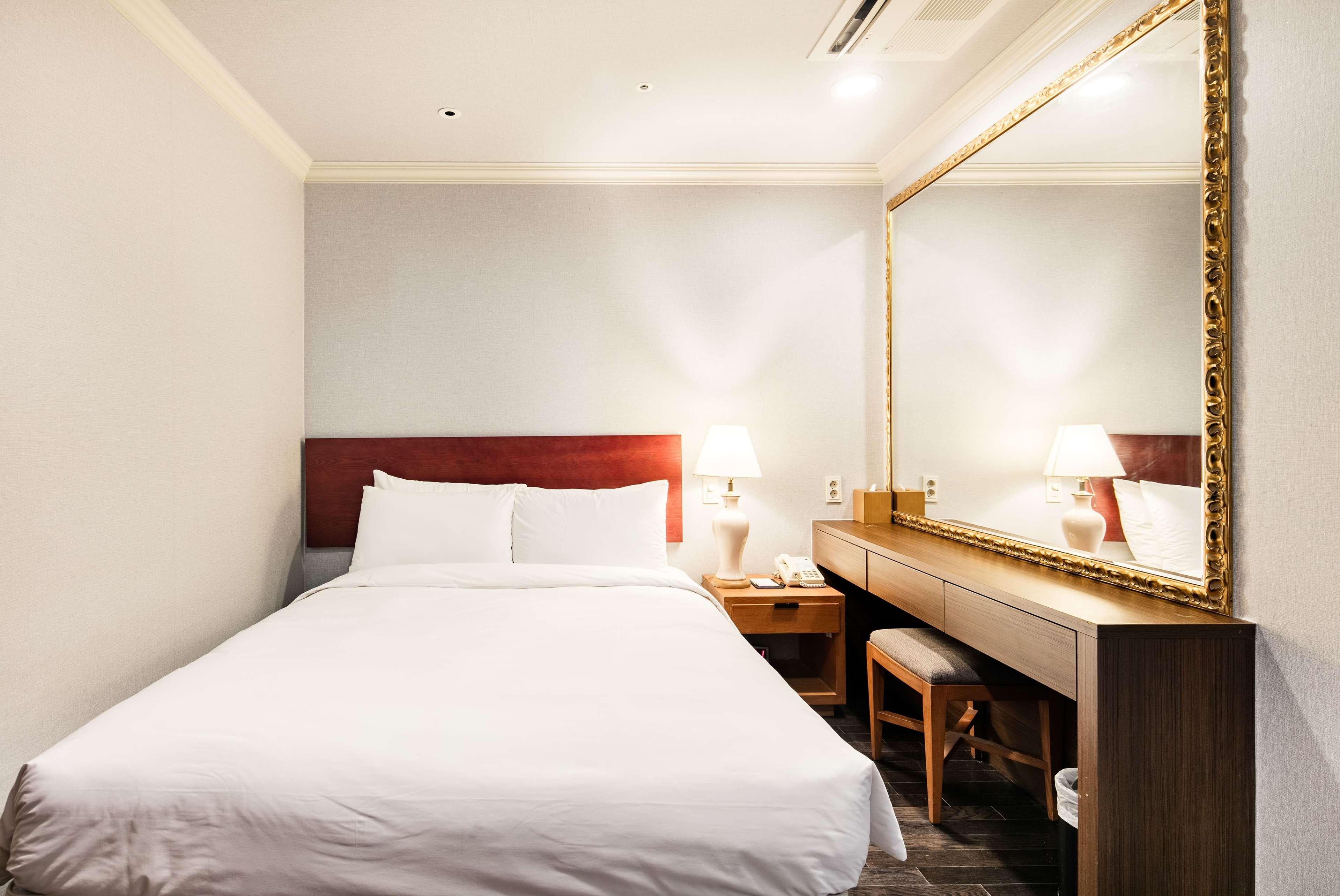 รามาดา โฮเทล แอนด์ สวีท นัมแดมุน Hotel โซล ภายนอก รูปภาพ