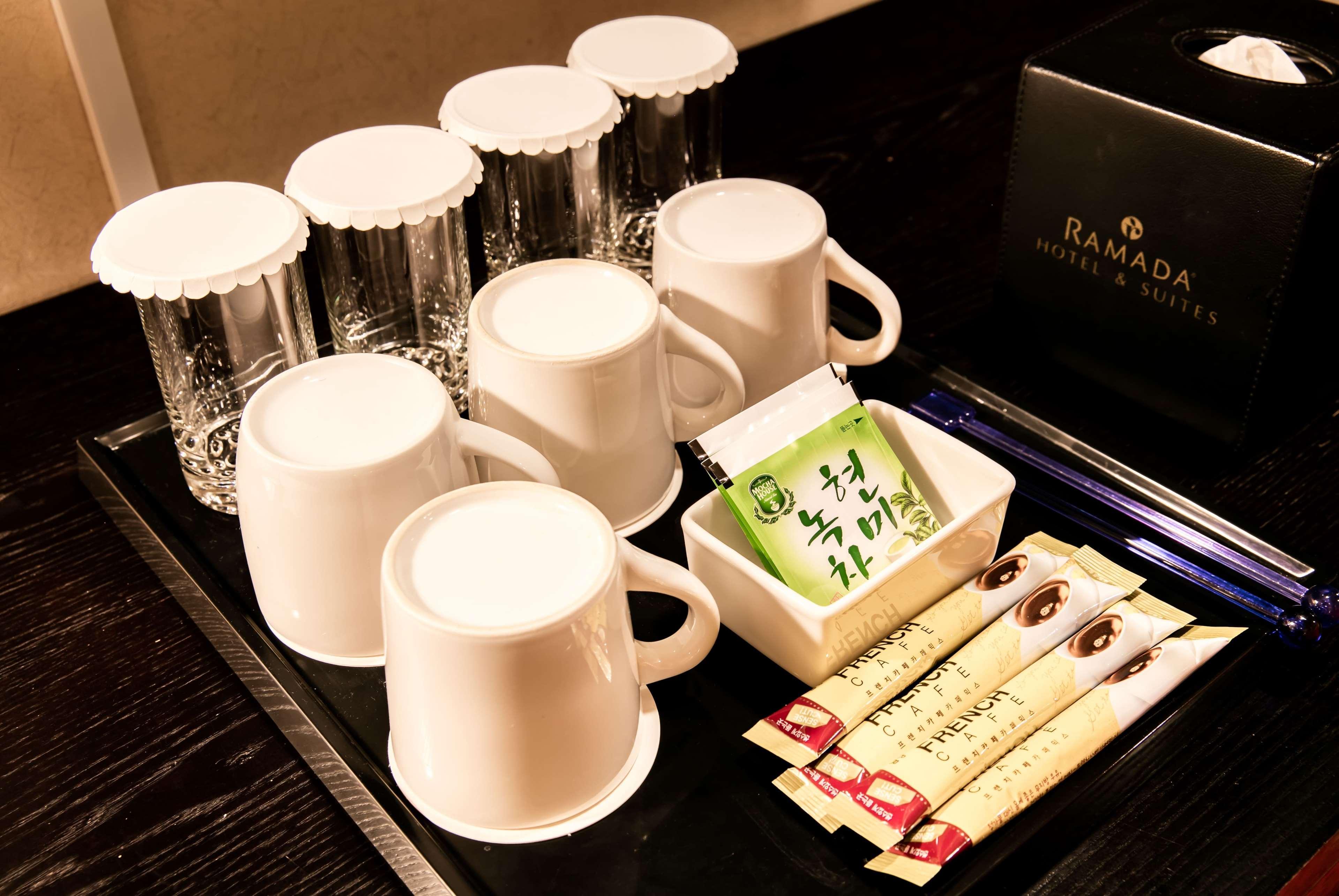 รามาดา โฮเทล แอนด์ สวีท นัมแดมุน Hotel โซล ภายนอก รูปภาพ