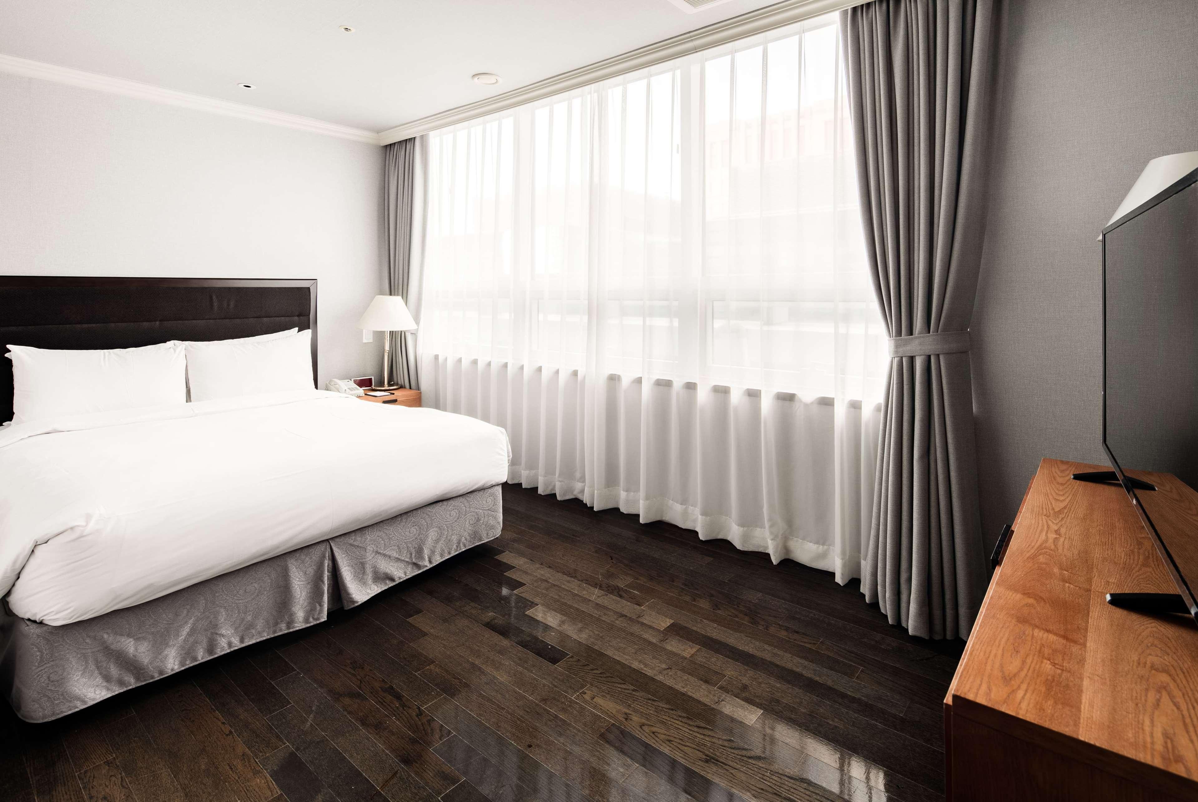 รามาดา โฮเทล แอนด์ สวีท นัมแดมุน Hotel โซล ภายนอก รูปภาพ