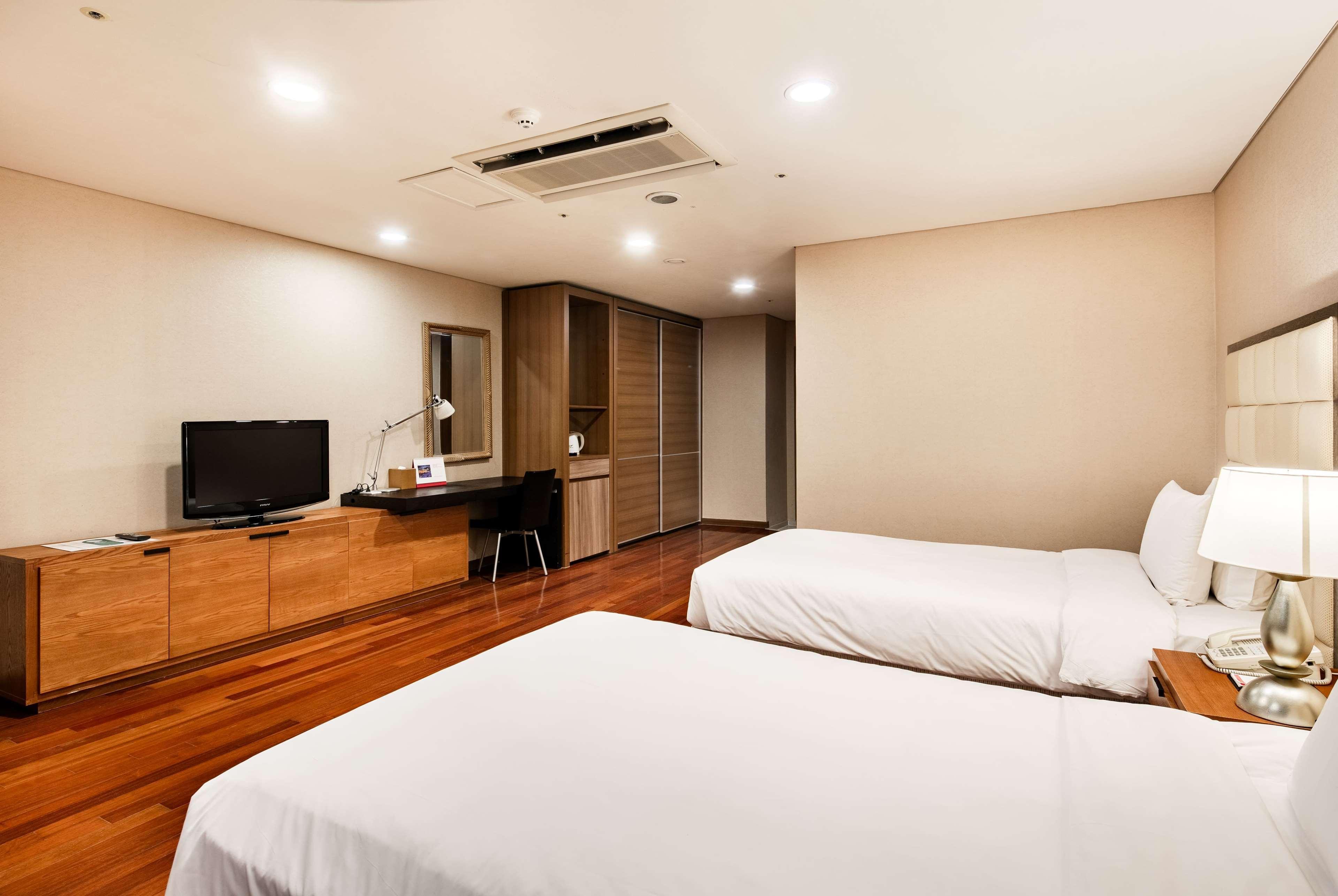 รามาดา โฮเทล แอนด์ สวีท นัมแดมุน Hotel โซล ภายนอก รูปภาพ