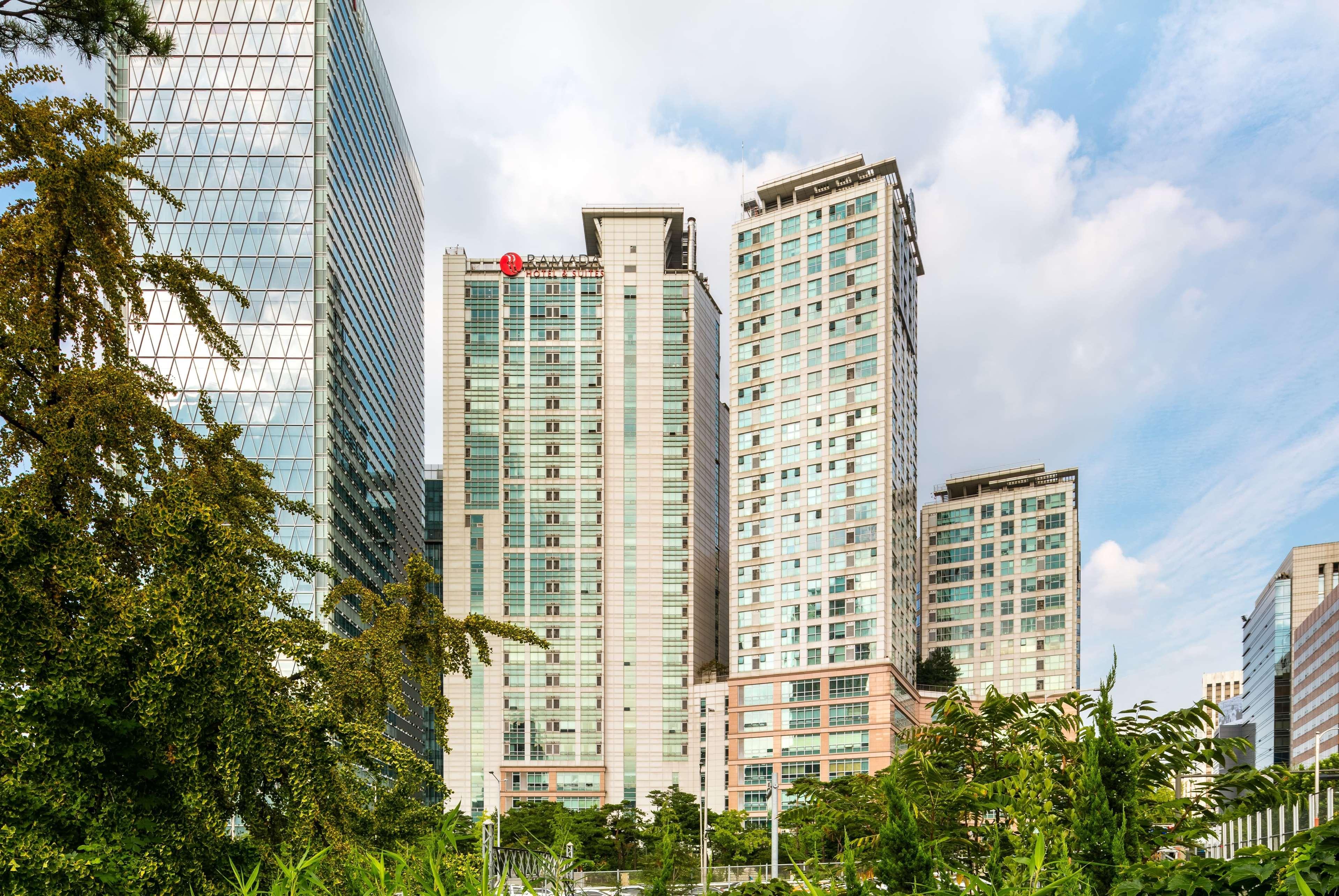 รามาดา โฮเทล แอนด์ สวีท นัมแดมุน Hotel โซล ภายนอก รูปภาพ