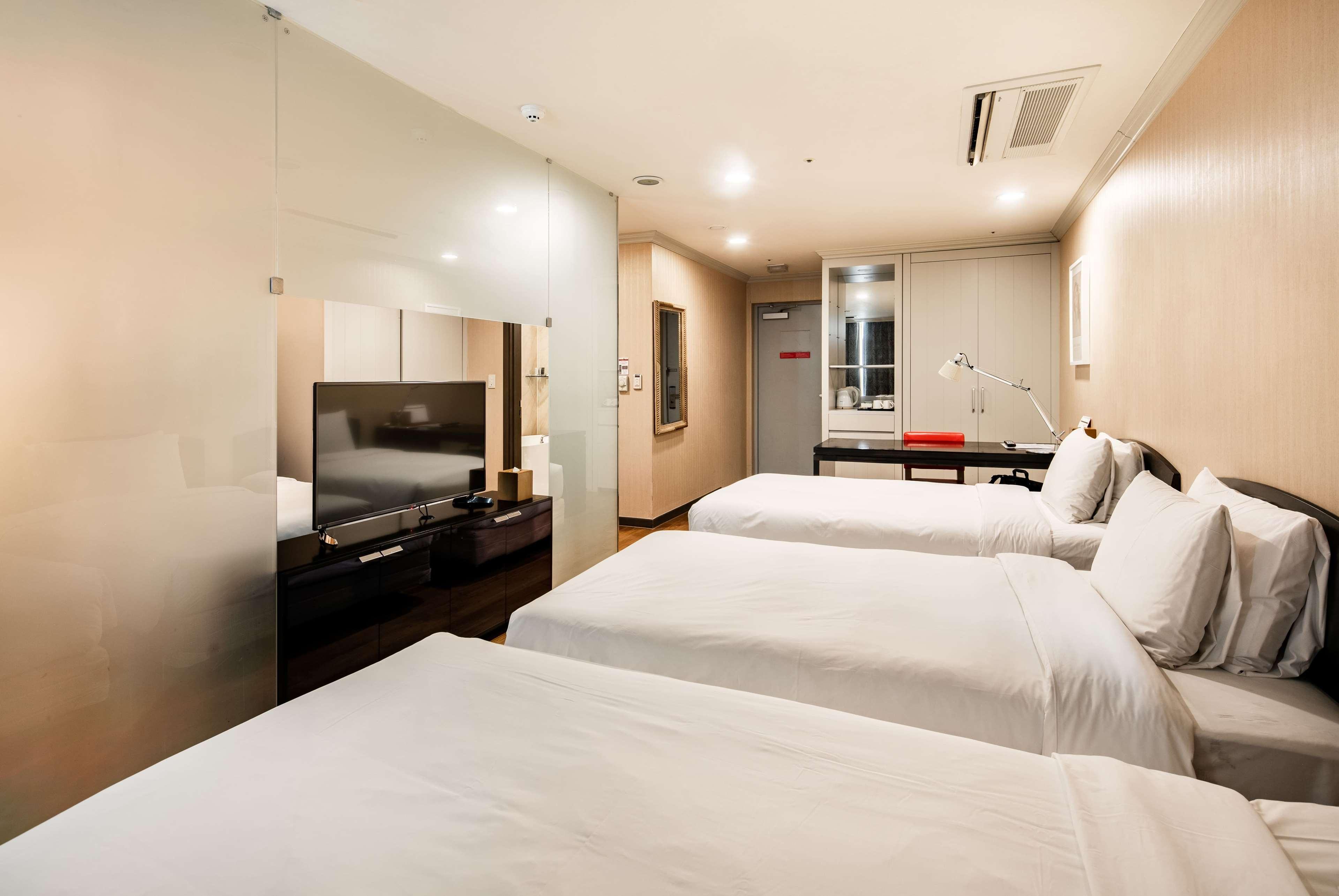 รามาดา โฮเทล แอนด์ สวีท นัมแดมุน Hotel โซล ภายนอก รูปภาพ