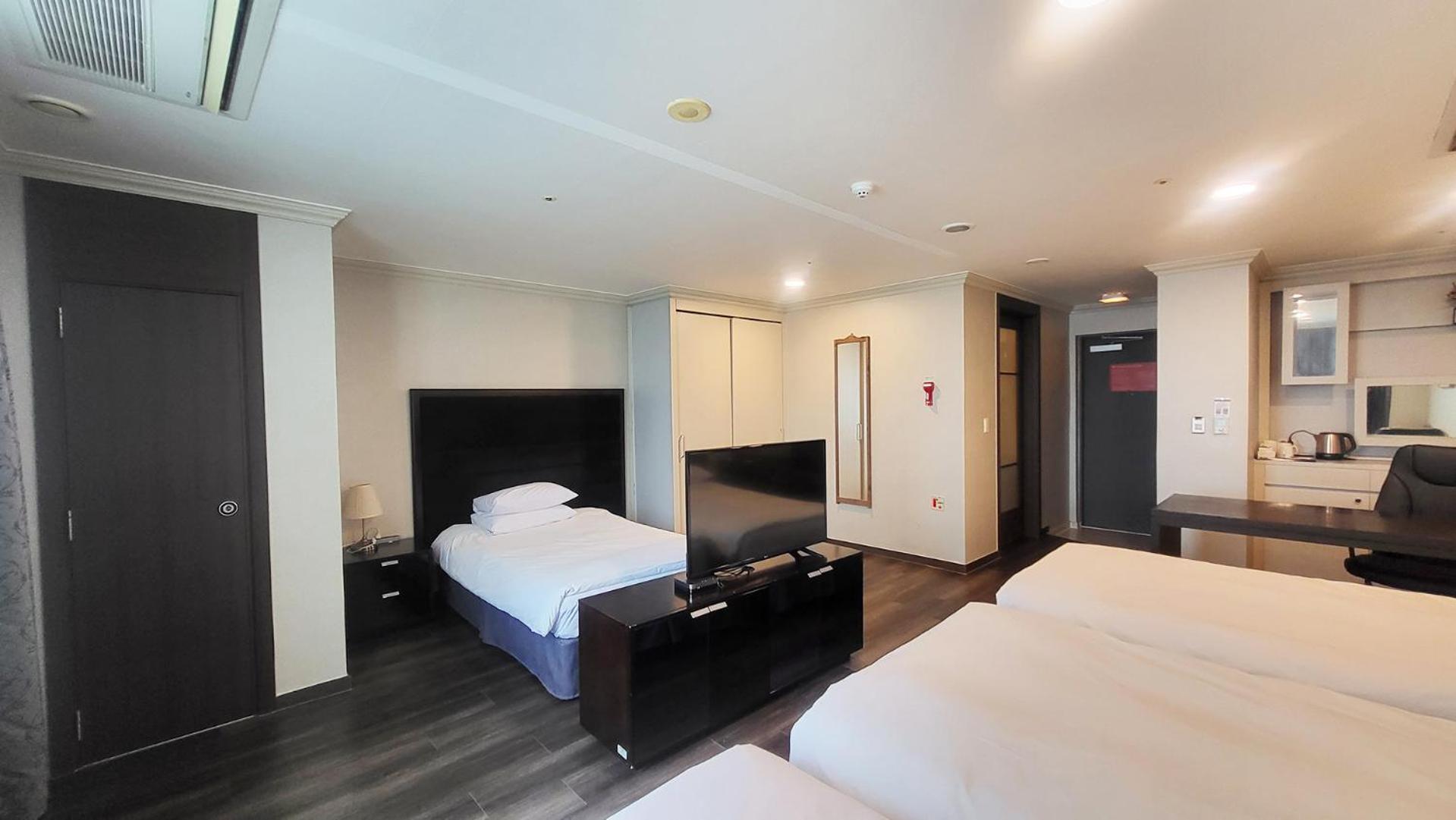 รามาดา โฮเทล แอนด์ สวีท นัมแดมุน Hotel โซล ภายนอก รูปภาพ