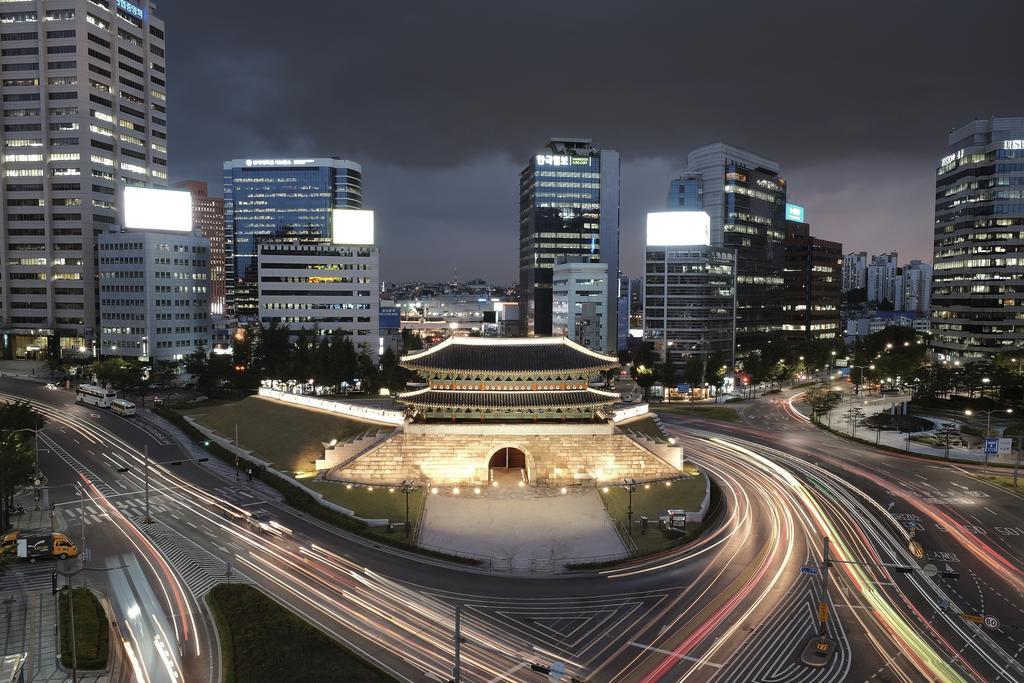 รามาดา โฮเทล แอนด์ สวีท นัมแดมุน Hotel โซล ภายนอก รูปภาพ
